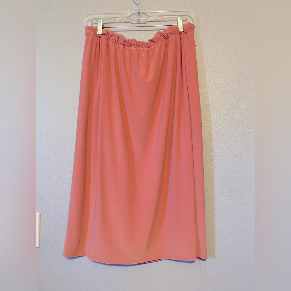 Zadie B’s pink pencil skirt🎀